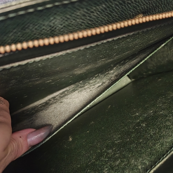 Louis Vuitton Green Taiga Leather Briefcase - Picture 14 of 16